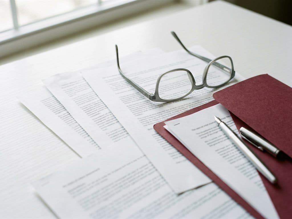 Consulta de dudas fiscales y de herencias en asesoría de Redondela